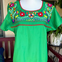 Load image into Gallery viewer, Puebla embroidered Top