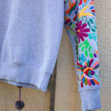 Load image into Gallery viewer, Otomi sweatshirt