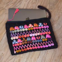 Load image into Gallery viewer, Wool laptop Bag