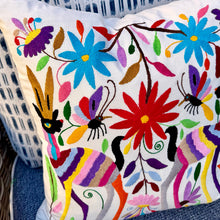 Load image into Gallery viewer, Otomi Embroidered Pillow Cover