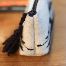 Load image into Gallery viewer, Wool-Telar cosmetic bag