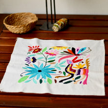 Load image into Gallery viewer, Otomi -wall decor