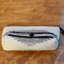 Load image into Gallery viewer, Wool-Telar cosmetic bag