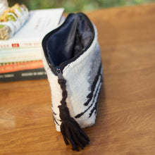 Load image into Gallery viewer, Wool-Telar cosmetic bag