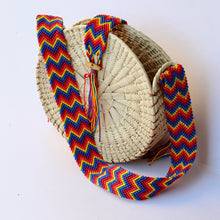 Load image into Gallery viewer, Straw Palm Circle bag