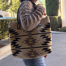 Load image into Gallery viewer, Wool tote  Bag
