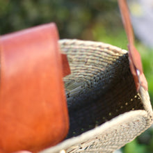 Load image into Gallery viewer, Palm Circle bag - Leather
