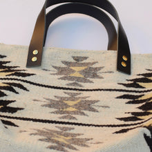 Load image into Gallery viewer, Wool tote  Bag
