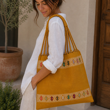 Load image into Gallery viewer, Handwoven cotton tote