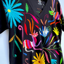 Load image into Gallery viewer, Otomi Embroidered Tee-L