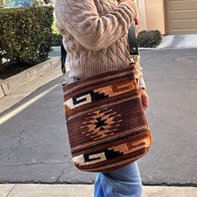 Load image into Gallery viewer, Zacatecas-wool crossbody  Bag