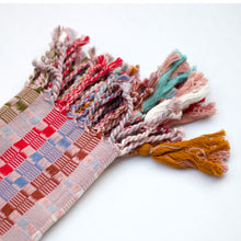 Load image into Gallery viewer, Chiapas  tassel Scarf