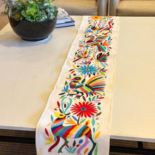 Load image into Gallery viewer, Hand-Embroidered Otomí Table Runner