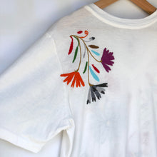 Load image into Gallery viewer, Otomí Embroidered Tee-L