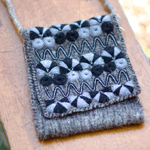 Load image into Gallery viewer, Mini-wool crossbody Bag