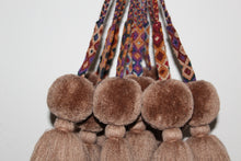 Load image into Gallery viewer, image-chiapas-tassel-3