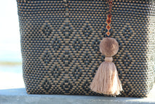 Load image into Gallery viewer, image-chiapas-tassel-8