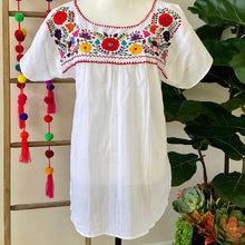 Load image into Gallery viewer, Yucatan embroidered Top