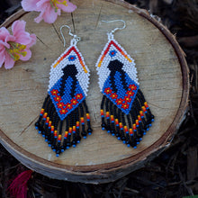 Load image into Gallery viewer, Angelica Huichol Earrings-blue
