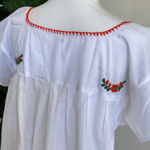 Load image into Gallery viewer, Yucatan embroidered Top