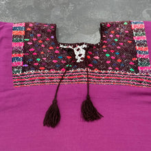 Load image into Gallery viewer, image-huipil-blouse-1