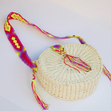 Load image into Gallery viewer, Straw Palm Circle bag
