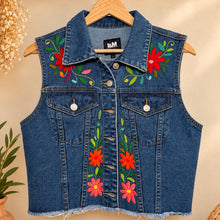 Load image into Gallery viewer, Otomi Denim Vest-S
