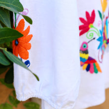 Load image into Gallery viewer, Otomi embroidered blouse  Multicolor M
