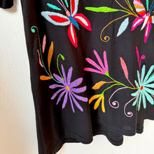 Load image into Gallery viewer, Otomí Embroidered Tee-M

