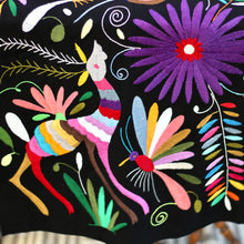 Load image into Gallery viewer, Otomi-Table Runner
