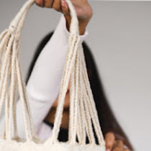 Load image into Gallery viewer, Wool pom-pom Tote Bag
