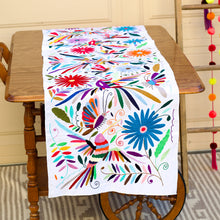 Load image into Gallery viewer, Otomi-Table Runner
