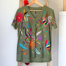 Load image into Gallery viewer, Otomí Embroidered Tee-M
