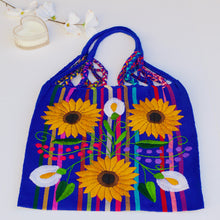 Load image into Gallery viewer, Handwoven Flower Tote
