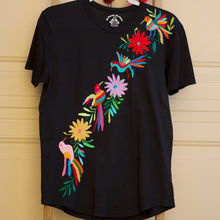 Load image into Gallery viewer, Otomi T-shirt-M
