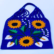 Load image into Gallery viewer, Handwoven Flower Tote
