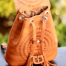 Load image into Gallery viewer, Chiapas Leather backpack
