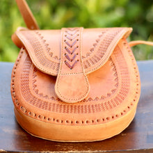 Load image into Gallery viewer, Chiapas Leather Purse
