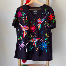 Load image into Gallery viewer, Otomi Embroidered T-shirt-L
