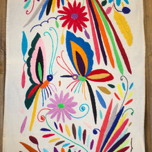 Load image into Gallery viewer, Hand-Embroidered Otomí Table Runner
