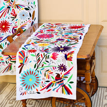 Load image into Gallery viewer, Otomi-Table Runner
