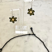 Load image into Gallery viewer, Flower Necklace set
