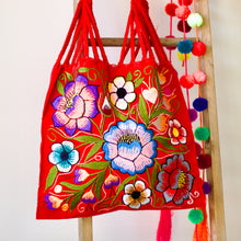 Load image into Gallery viewer, Handwoven Cotton Flower Tote
