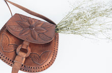 Load image into Gallery viewer, La Flor Leather Purse
