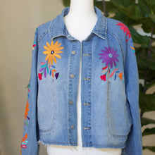 Load image into Gallery viewer, Otomi-embroidered Denim-Cropped Jacket-XL
