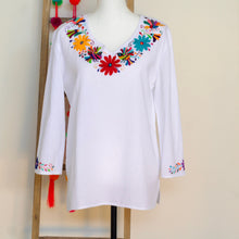 Load image into Gallery viewer, Otomi embroidered Tunic top Multicolor M
