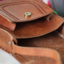 Load image into Gallery viewer, Chiapas Leather Purse
